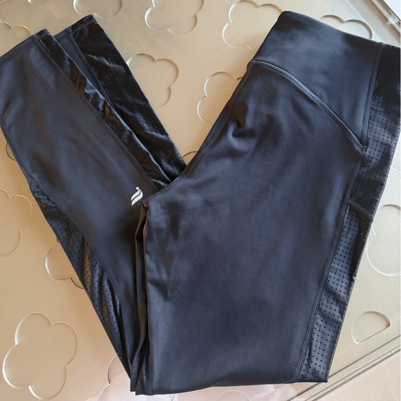 FABLETICS Motion 365+ Black High-Waisted Leggings Women’s size XL - Picture 10 of 13